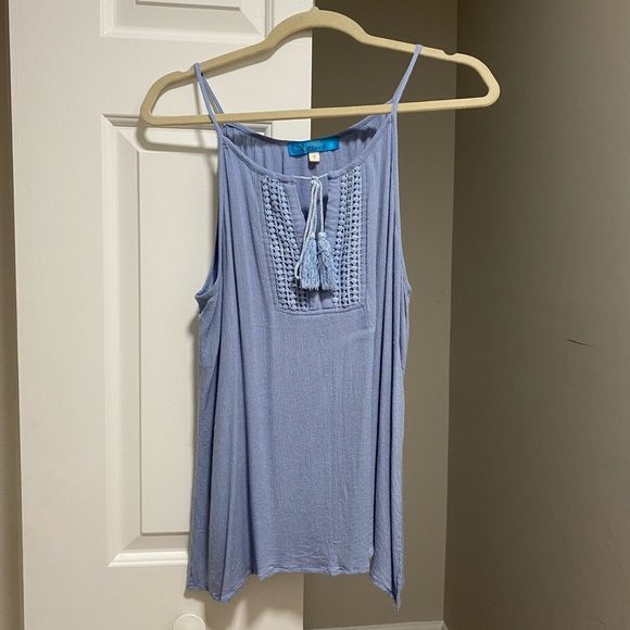 Keyhole Tassel Tie Tank Top - Picture 7 of 8
